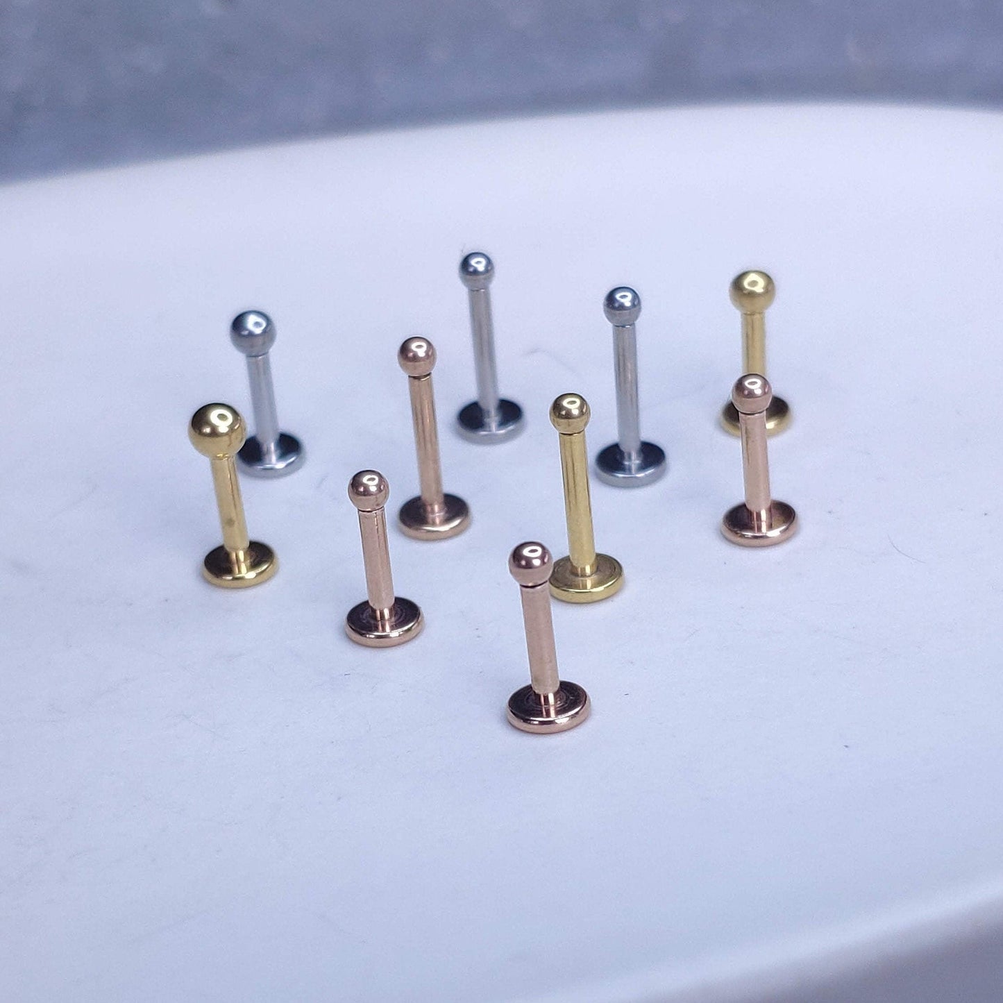 16G 316L Gold Tiny Ball Piercing1.5mm 2mm 2.5mm 3mm Piercing StudTragus Helix Cartilage Conch PiercingInternal threadFlat Back Labret