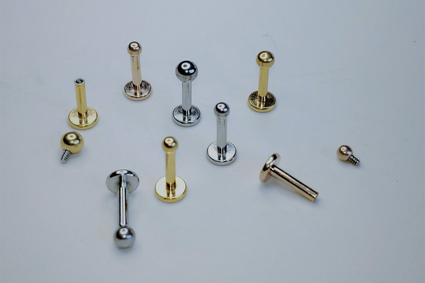 16G 316L Gold Tiny Ball Piercing1.5mm 2mm 2.5mm 3mm Piercing StudTragus Helix Cartilage Conch PiercingInternal threadFlat Back Labret
